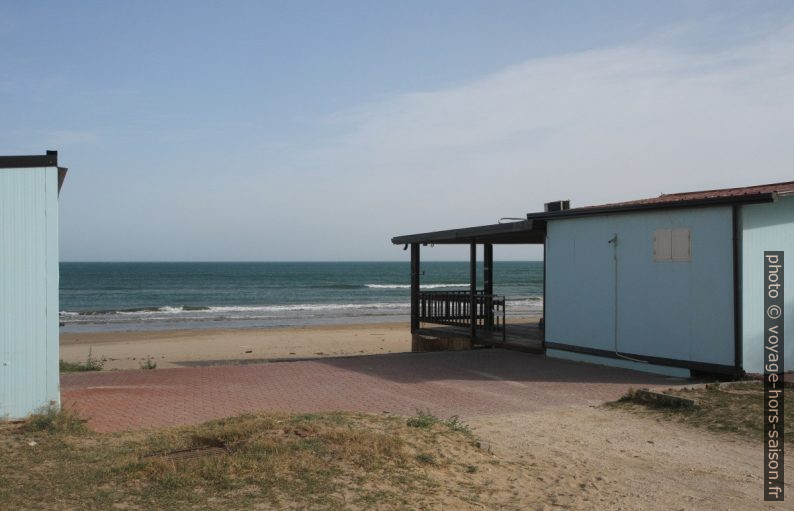 L'établissement la Spiaggia Paradiso sur Varano. Photo © Alex Medwedeff