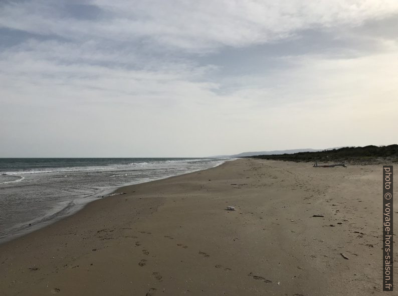 La Spiaggia Paradiso sur Varano. Photo © Alex Medwedeff