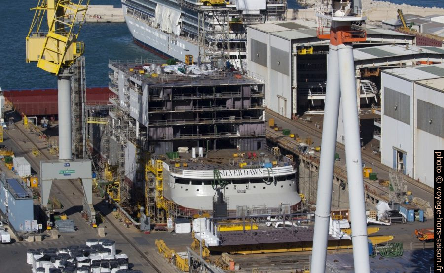 Le navire de croisière Silver Dawn en construction à Ancône. Photo © André M. Winter