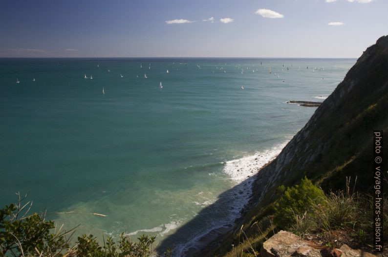 Vue du Parco del Cardeto sur la Mer Adriatique. Photo © Alex Medwedeff