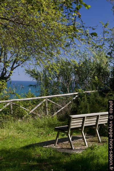Banc dans le Parco del Cardeto. Photo © Alex Medwedeff