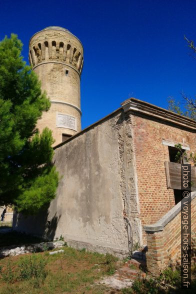 Il vecchio faro di Ancona. Photo © André M. Winter