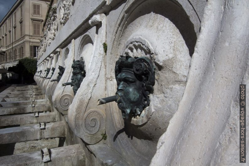 Les bouches de la Fontana delle tredici cannelle. Photo © André M. Winter