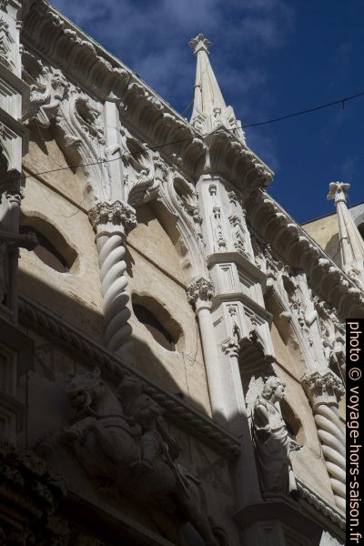 Loggia dei Mercanti di Ancona. Photo © Alex Medwedeff