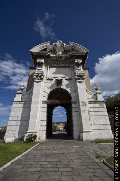Porta Pia à Ancône. Photo © André M. Winter