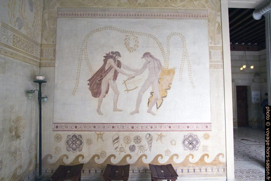 Fresque de la dispute de la lyre entre Apollon et Hermès dans la Villa Kérylos. Photo © André M. Winter