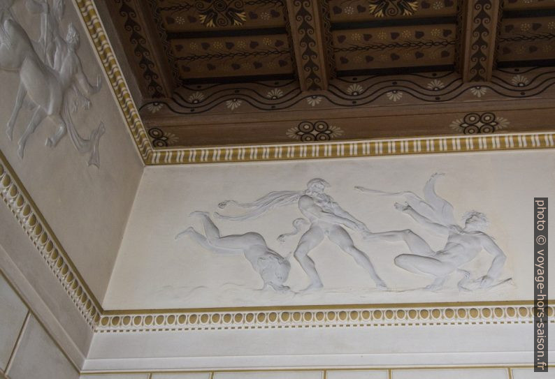 Frise et plafond de l'Oïkos dédié aux arts de la Villa Kérylos. Photo © André M. Winter