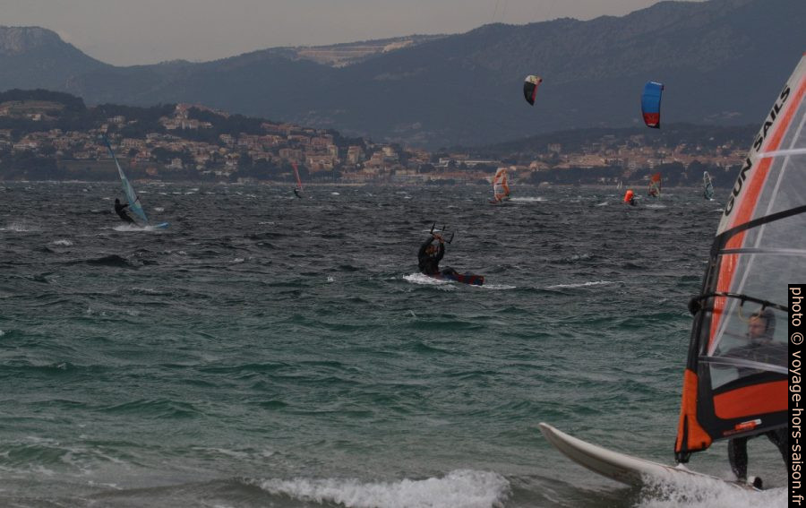 Fous de vitesse dans la Rade de Giens. Photo © André M. Winter