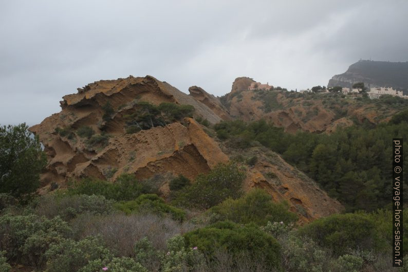 Rochers érodées de l'Anse de Figuerolles. Photo © Alex Medwedeff