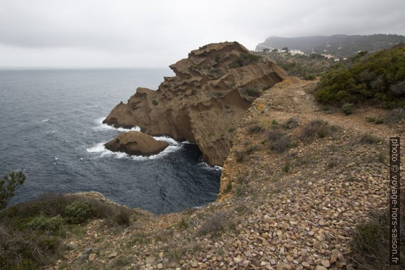 Le Trou du Diable dans l'Anse Gaméou. Photo © André M. Winter