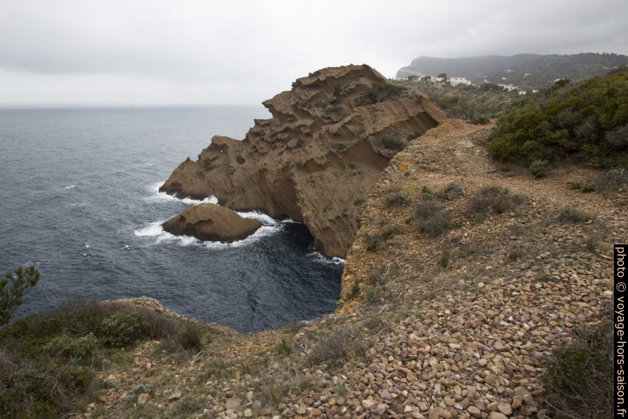 Le Trou du Diable dans l'Anse Gaméou. Photo © André M. Winter