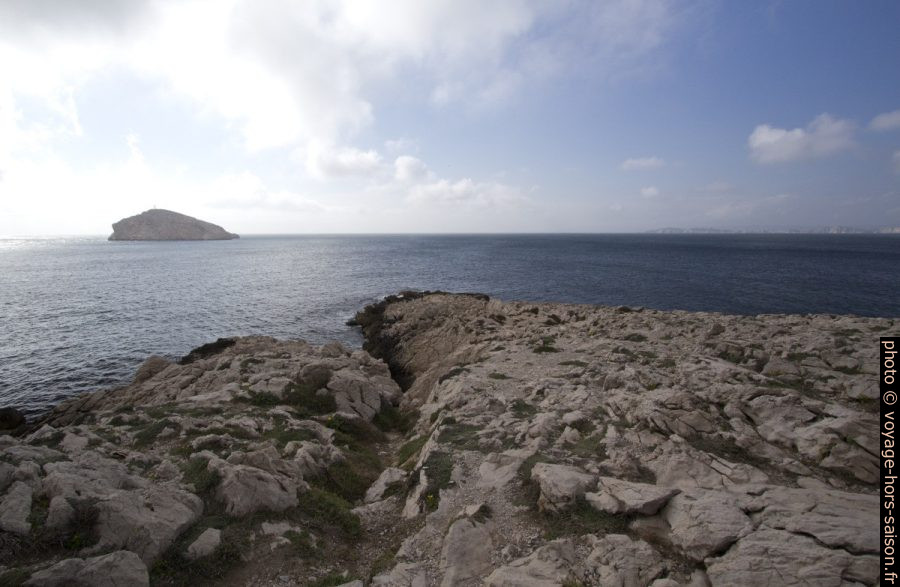 Pointe du Cap Croisette et l'Île Tiboulen de Maire. Photo © André M. Winter