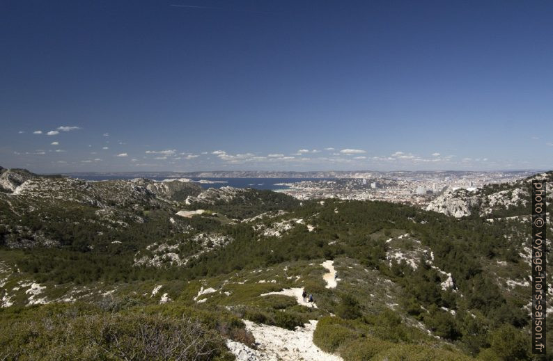 Marseille vue du chemin du Baou Rond. Photo © André M. Winter