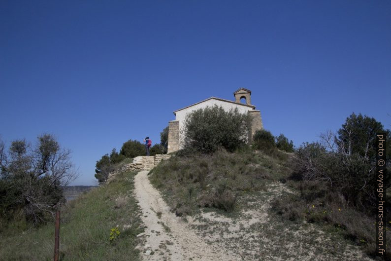 Chapelle Notre-Dame sur le Baou vue du sud. Photo © André M. Winter