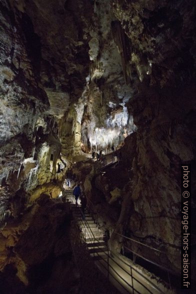 Aménagement dans la Grotte de Clamouse. Photo © André M. Winter