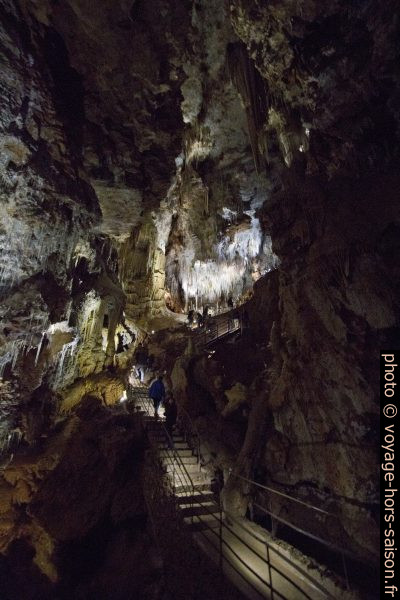 Aménagement dans la Grotte de Clamouse. Photo © André M. Winter