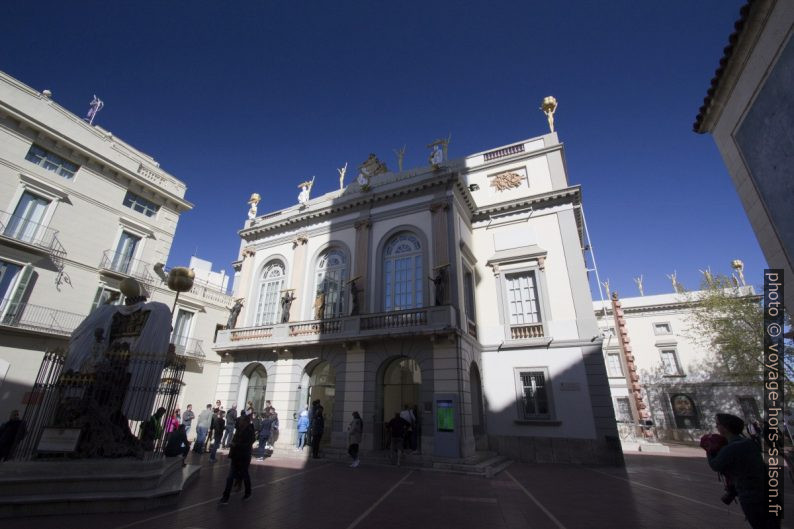 Entrée du Théâtre-musée Dalí. Photo © André M. Winter