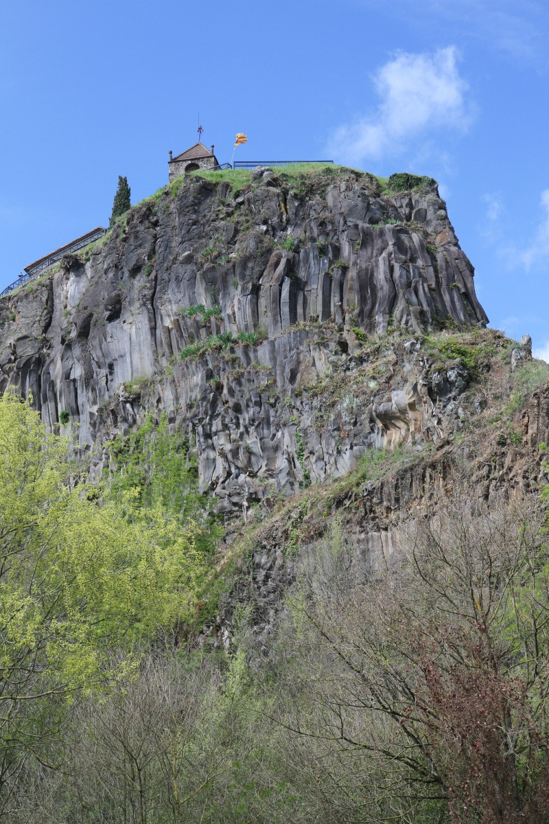 Orgues de basalte de Castellfollit de la Roca. Photo © Alex Medwedeff