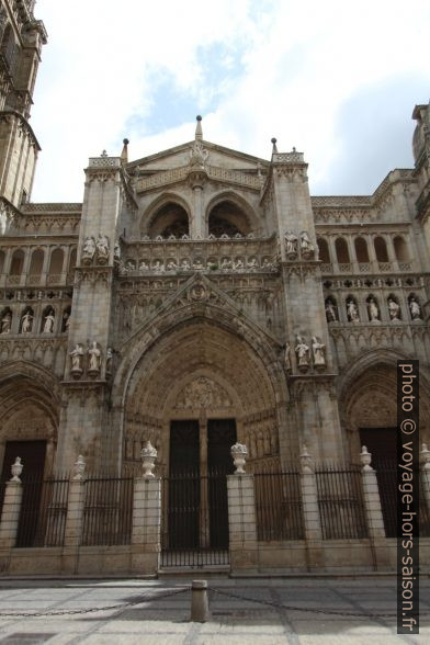 Puerta del Perdón de la Catedral Primada de España. Photo © André M. Winter