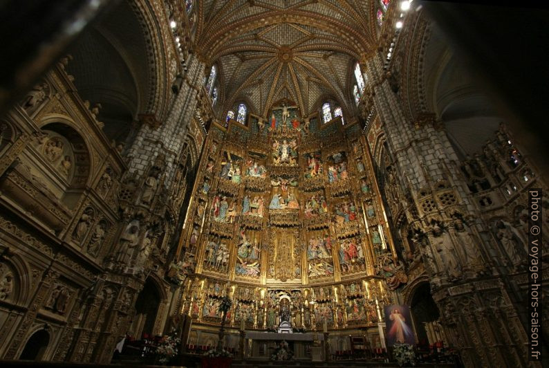 Retable en bois polychrome de la Cathédrale Sainte-Marie. Photo © André M. Winter