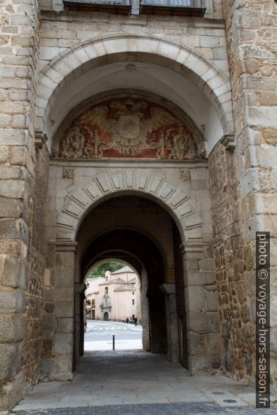 Arc côté ville de la Puerta Nueva de Bisagra. Photo © Alex Medwedeff