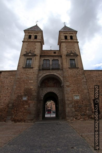 Tours de la Puerta Nueva de Bisagra. Photo © André M. Winter
