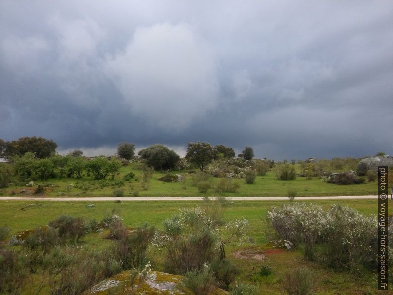 Paysage autour des Barruecos. Photo © André M. Winter