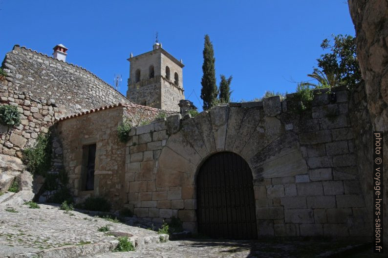 Portail de la cour du Palacio Chaves. Photo © André M. Winter