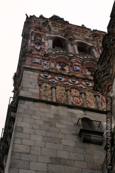 Décor du clocher de de l'église San Bartolomé. Photo © Alex Medwedeff