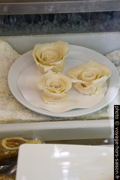 Lard en forme de rose. Photo © Alex Medwedeff
