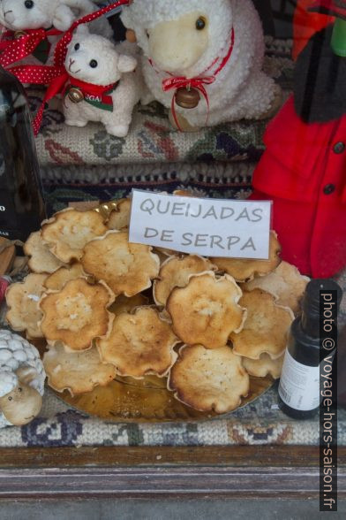 Queijadas de Serpa. Photo © Alex Medwedeff