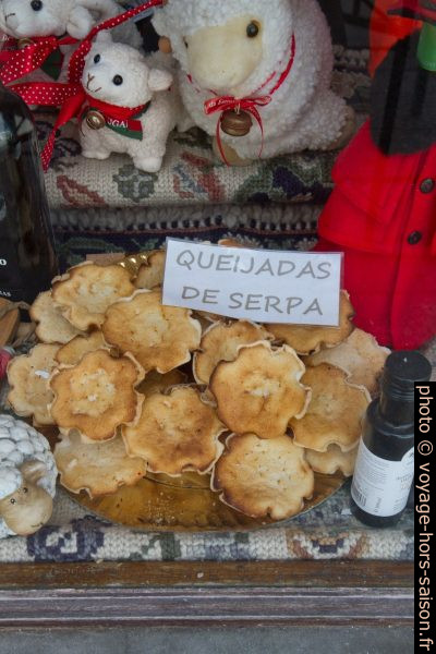 Queijadas de Serpa. Photo © Alex Medwedeff