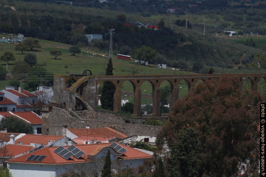 Aqueduc arrivant à Serpa. Photo © André M. Winter