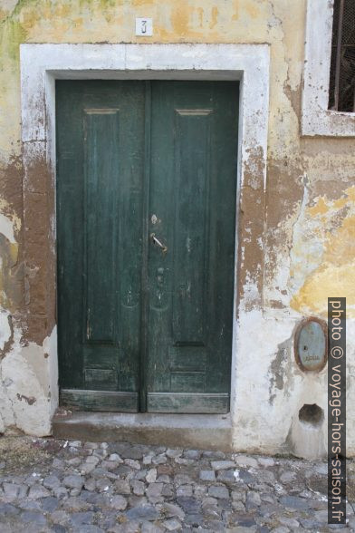 Une vieille porte. Photo © Alex Medwedeff