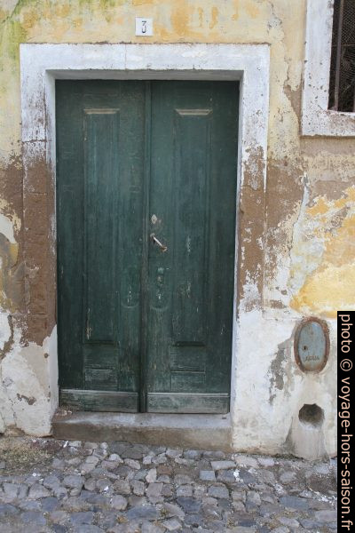 Une vieille porte. Photo © Alex Medwedeff