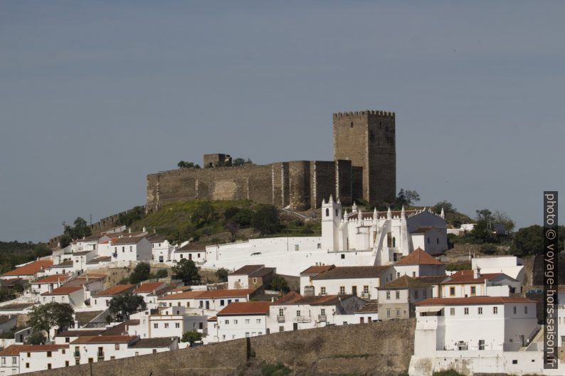 Château et église de Mértola. Photo © André M. Winter