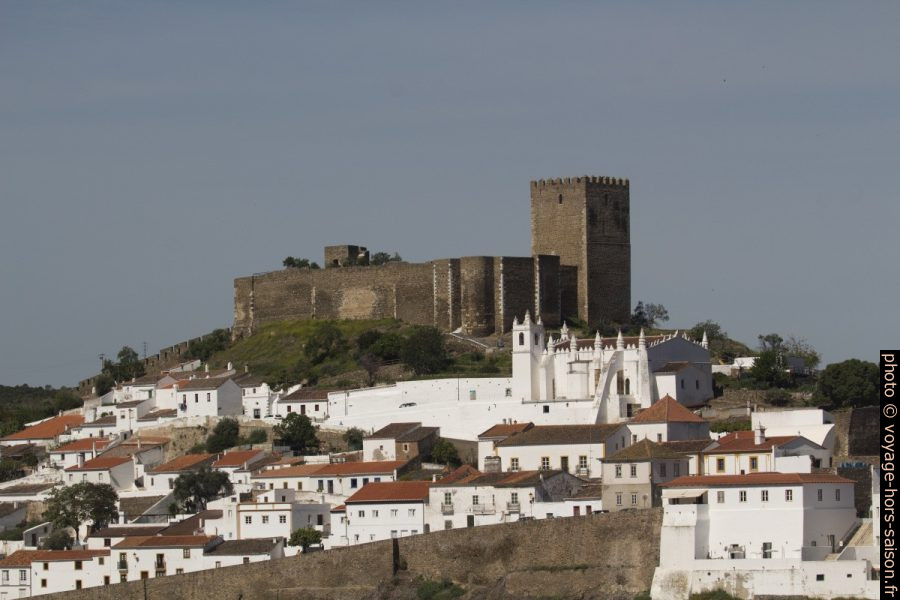Château et église de Mértola. Photo © André M. Winter