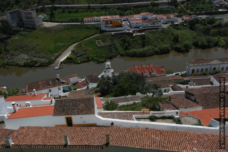 Mértola, Torre do Relógio et Além-Rio. Photo © André M. Winter