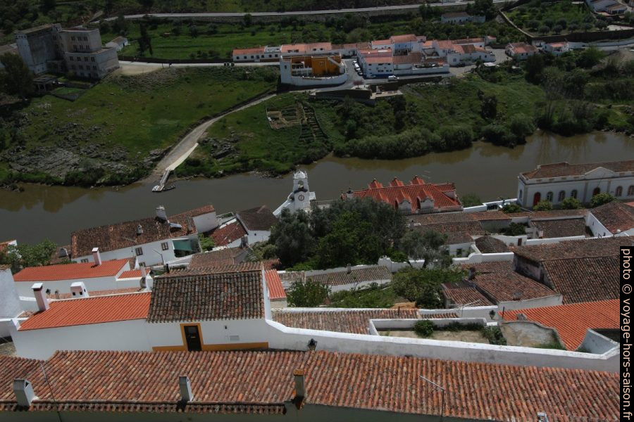 Mértola, Torre do Relógio et Além-Rio. Photo © André M. Winter
