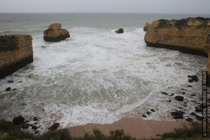 Praia da Ponta Pequena en hiver. Photo © Alex Medwedeff