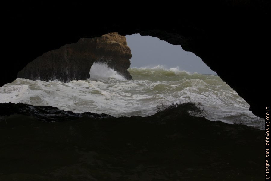 Forte tempête sur la mer hors du cirque de la Praia Secreta. Photo © André M. Winter