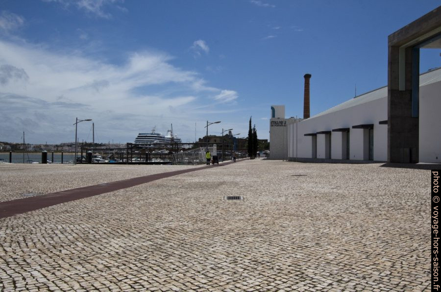 Ancien quai de débarquement des sardines de Portimão. Photo © André M. Winter