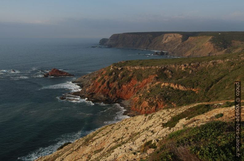 Côte au nord du Cabo de São Vicente. Photo © André M. Winter