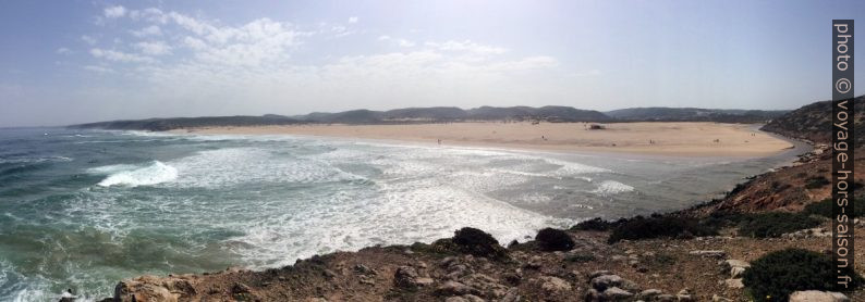 Plage de Bordeira vue du sud. Photo © Alex Medwedeff