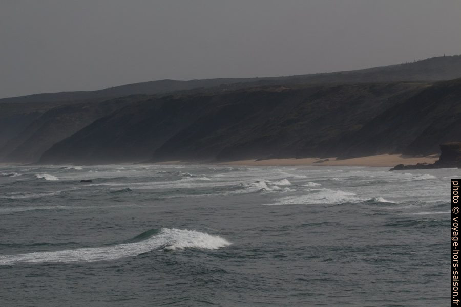 Vagues à Bordeira. Photo © André M. Winter