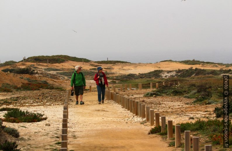 Randonneurs au Cabo Sardão. Photo © André M. Winter