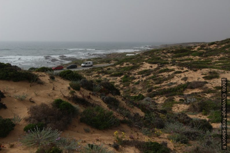 Vue de la dune d'Almograve vers la mer. Photo © André M. Winter