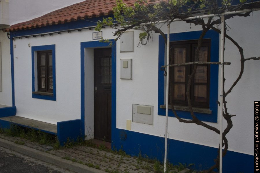 Une petite maison à Vila Nova de Milfontes. Photo © Alex Medwedeff