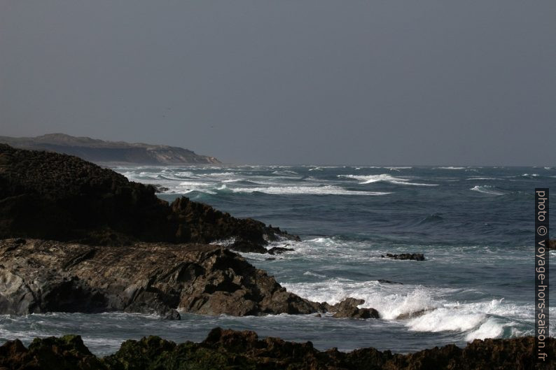 Vagues roulantes de l'Océan Atlantique. Photo © André M. Winter