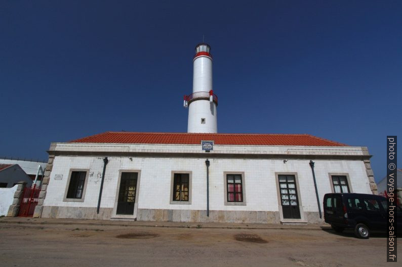 Face sud du Phare du Cap de Sines. Photo © André M. Winter